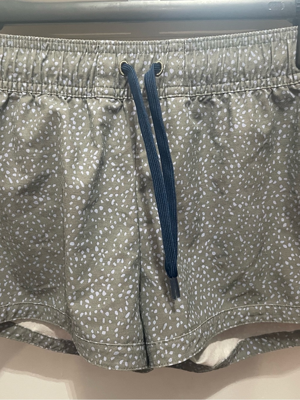 Prana Gray Printed Drawcord Athletic Shorts with Light Blue Speckle Pattern
